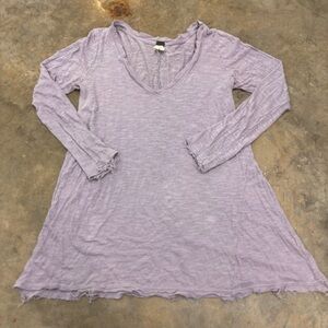 We The Free V-Neck 3/4 Sleeve Shirt Worn Edges Grunge Lavender Womens Small